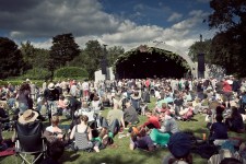 8268237672_0815922675_b