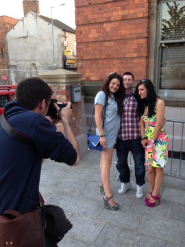 Ivan fotografira modele iz Stocktona i momka koji se propeo